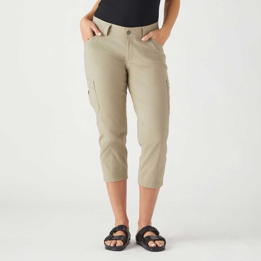 DULUTH TRADING COMPANY Khaki “Dry on the Fly” Outdoor Capris Sz10